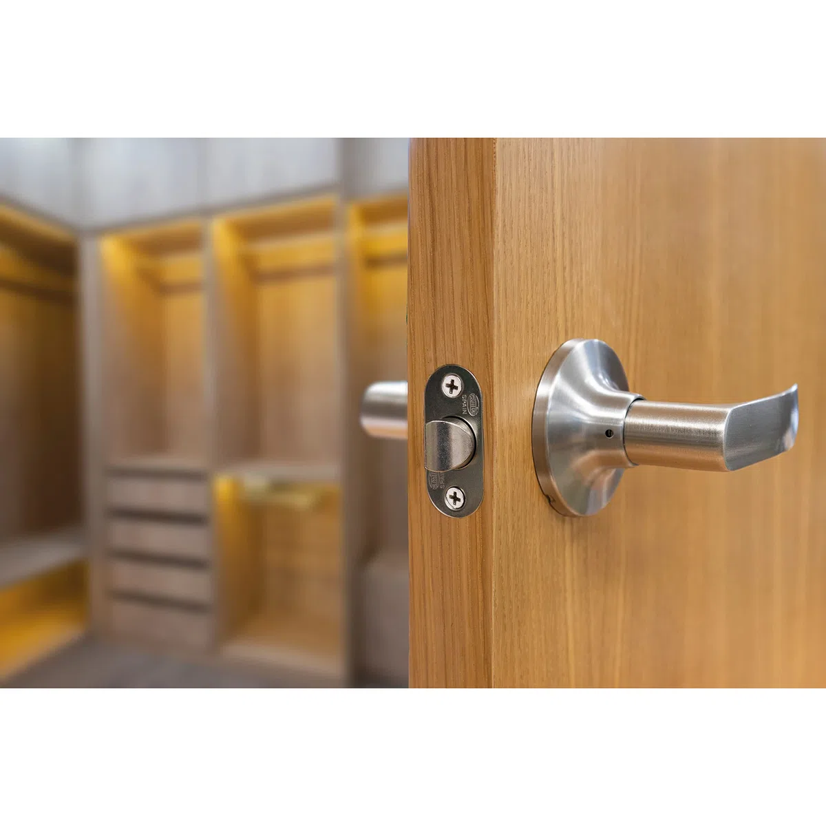 Amig - Ensemble de Poignées avec Pêne pour Portes | Poignée pour Portes d'Intérieur | Design Élégant et Simple Idéal pour votre Maison ou Bureau | Acier | Chrome Mat | Pêne d'Entrée 60/70 mm