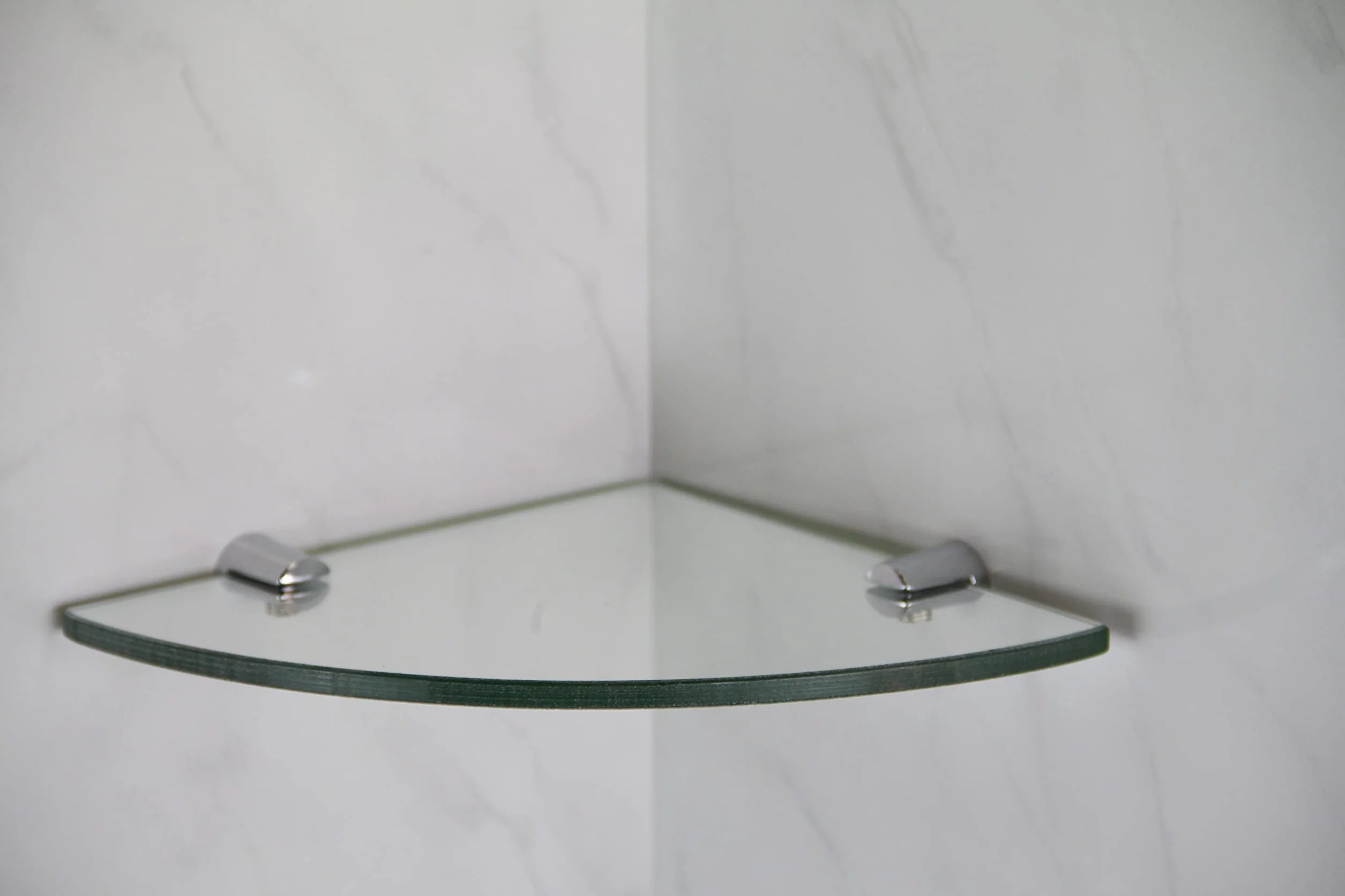 Étagère d'angle en verre trempé avec 2 fixations chromées 200 x 200 mm Épaisseur 6 mm