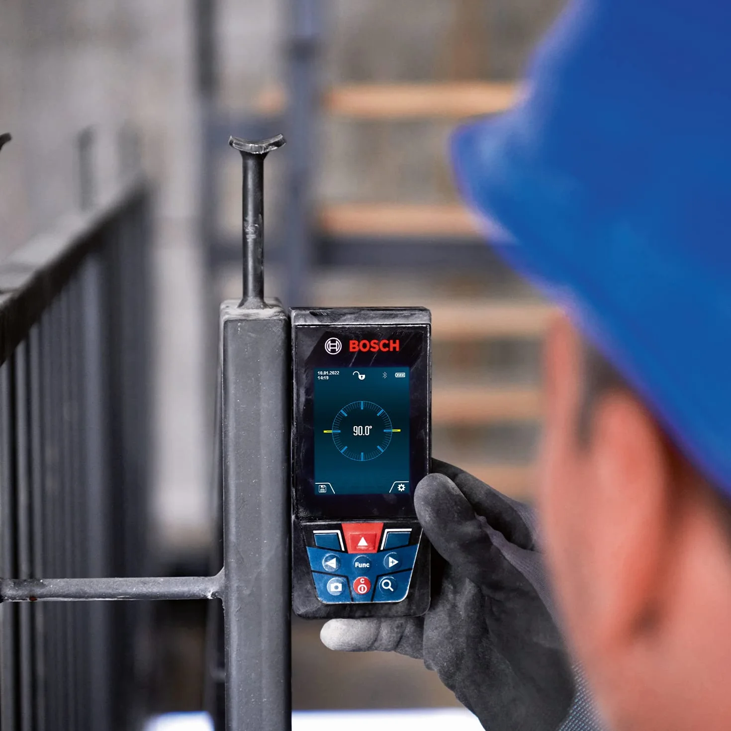Bosch Professional télémètre Laser GLM 150-27 C (caméra intégrée, Batterie 3,6 V intégrée, portée : Jusqu’à 150 m, Robuste, IP54, ± 1,5 mm*, dragonne, Housse)