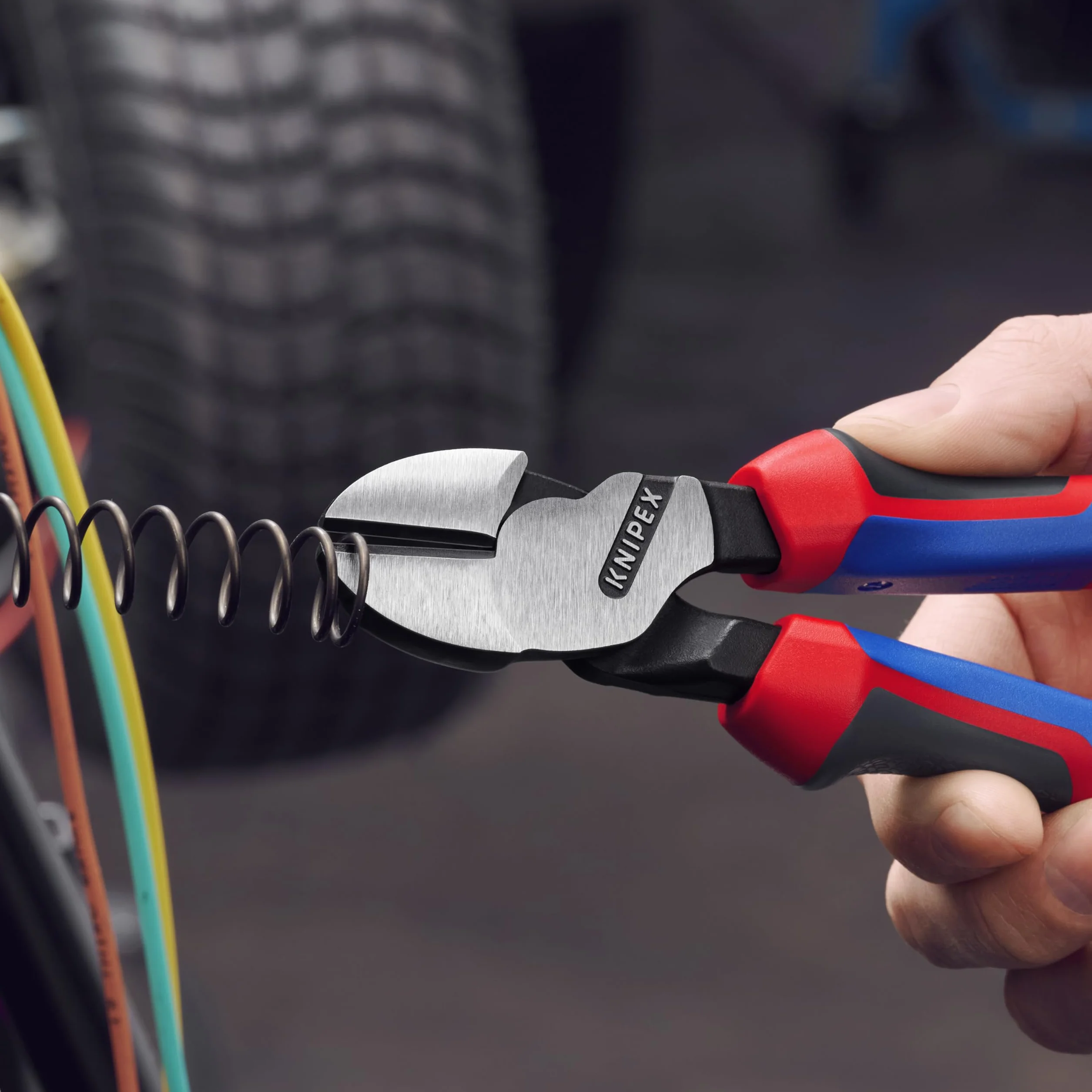 Knipex Pince coupante de côté à forte démultiplication avec poignées comfortables 200 mm, 74 02 200