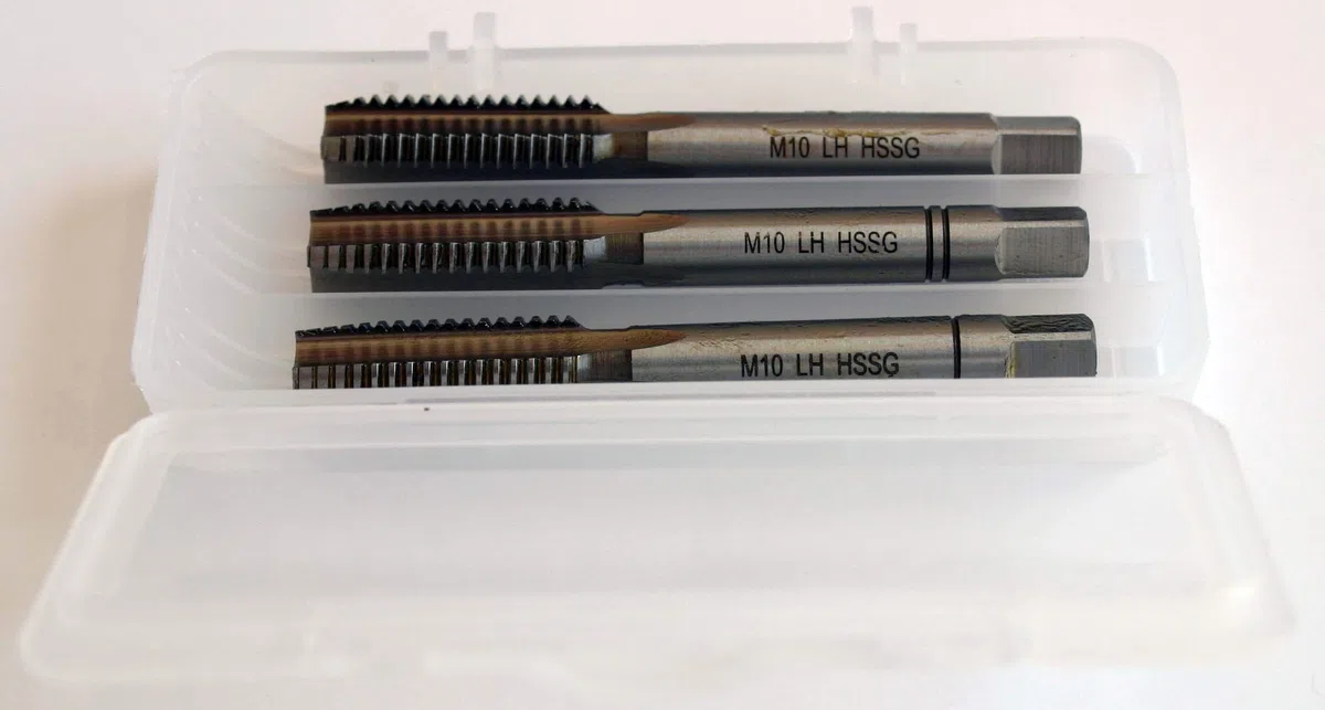 Lot de 3 tarauds manuels - M 18 x 2,5 - HSS DIN352 - Filetage à droite - M18 x 2,5 - M 18 x 2,5