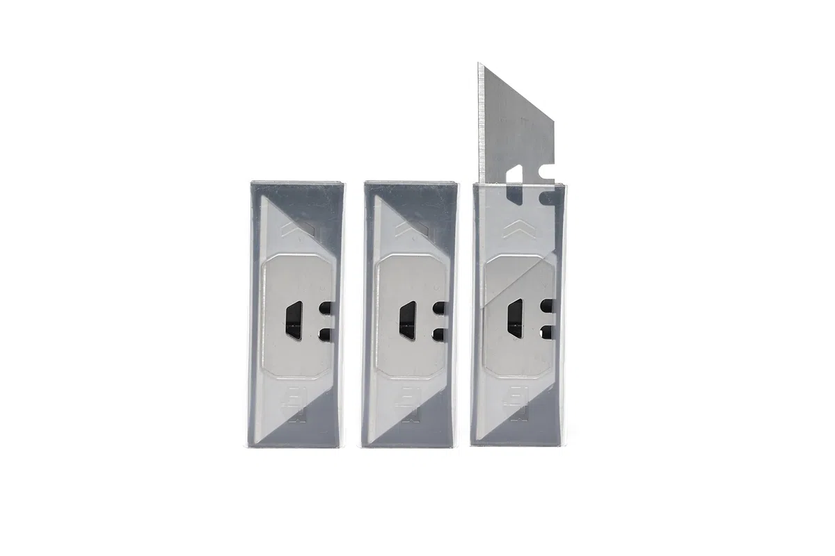 TOUGHBUILT Pack de 30 Lames de Rechange pour Cutter Raspador - Outil Indispensable pour Professionnels - Tranchantes et Durables pour un Travail Efficace