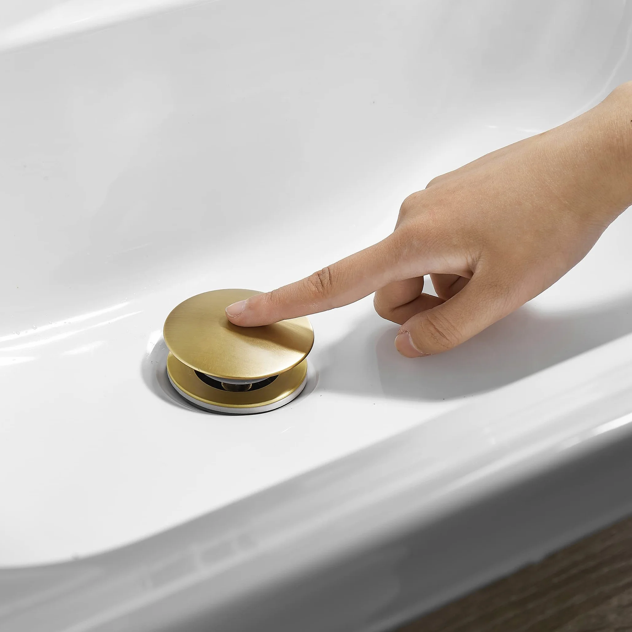 Antique Bonde de Lavabo Pop Up avec Trop Plein, Bouchon de Vidange avec Panier à Crépine,Bonde de vidage pour lavabo de Salle de Bain Laiton