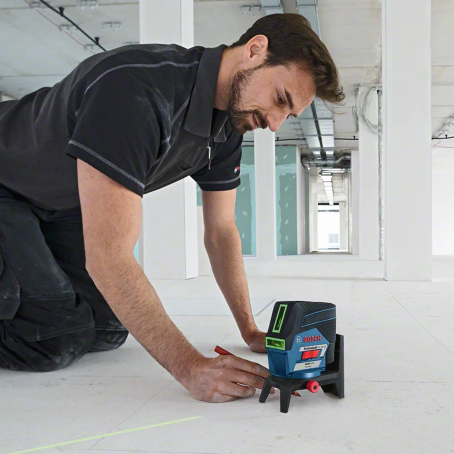 Bosch Professional Niveau Laser GCL 2-50 CG (batterie 12 V + chargeur, laser vert, pour l'intérieur, avec fonction application, support, portée visible : jusqu’à 20 m, dans une L-BOXX)