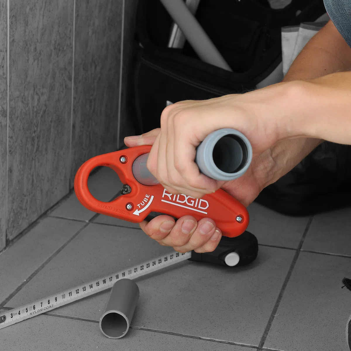 RIDGID 37463 Coupe-tubes pour tuyaux d'évacuation en plastique modèle PTEC 3240, coupe-tubes de 32 mm et 40 mm