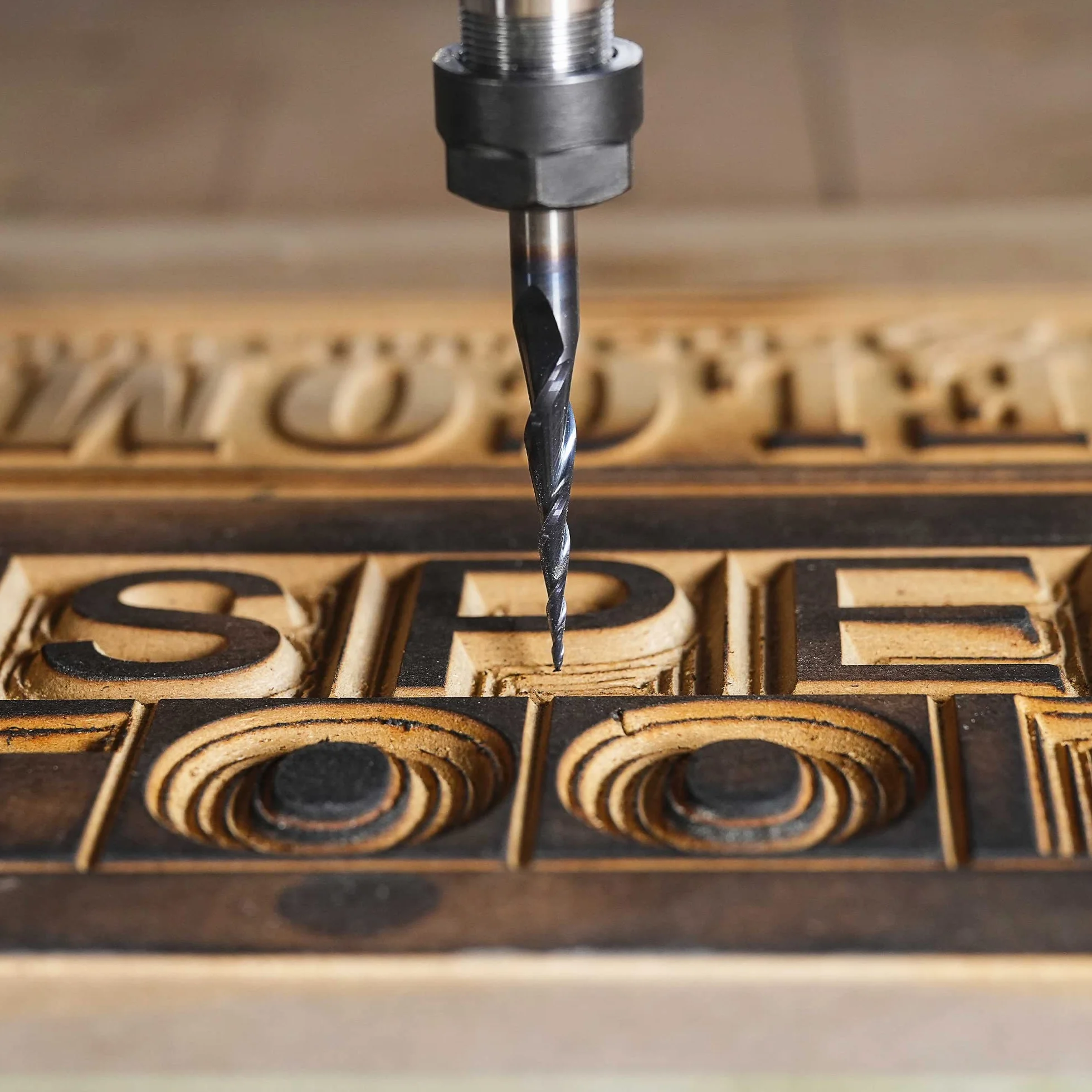 SpeTool Fraise Conique Fraise Defonceuse 6mm Rayon de 0,25 mm Fraise CNC en Carbure de Tungstène 5,2 Degrés avec Revêtement TiAIN pour la Gravure et la Sculpture en 2D et 3D dans le Travail du Bois