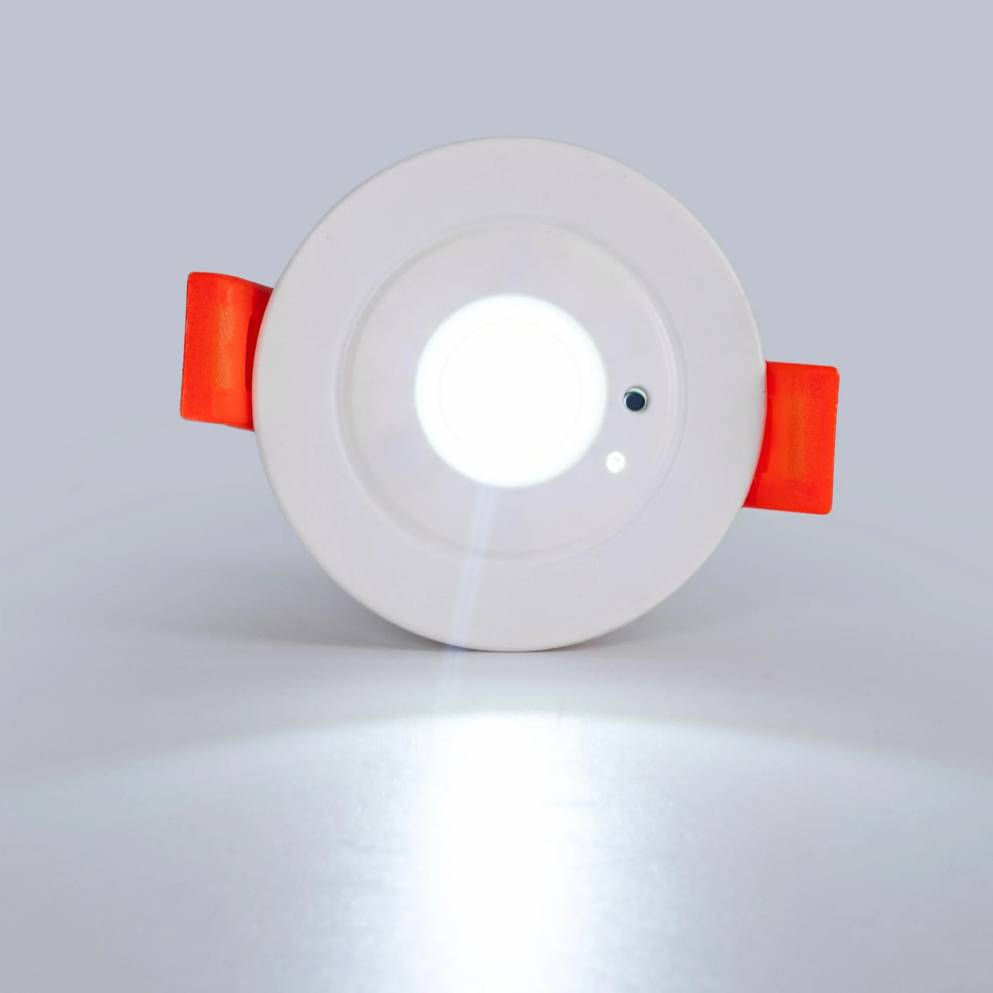 BARCELONA LED Éclairage de Secours LED 3W Encastré Ø60mm 6000K | LED 3W, encastrable Ø60mm, blanc froid 6000K, autonomie 3h, 250lm, batterie LiFePO4, IP20 intérieur
