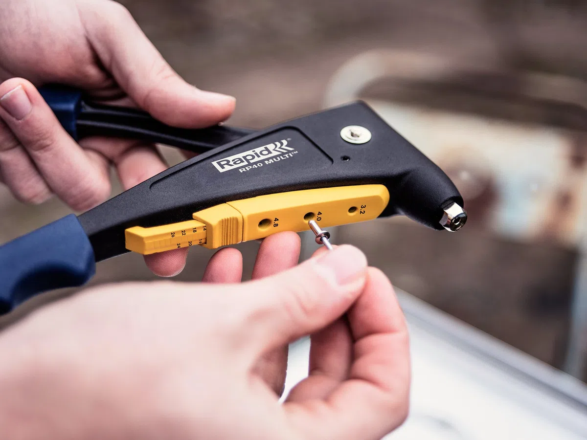 RAPID - RP40 Multi – Pince à Riveter avec Buses Universelles Ø3.2/4.0/4.8 mm, Riveteuse Manuelle pour Rivets Aluminium, Acier Inoxydable & Cuivré - Blister (5001125)