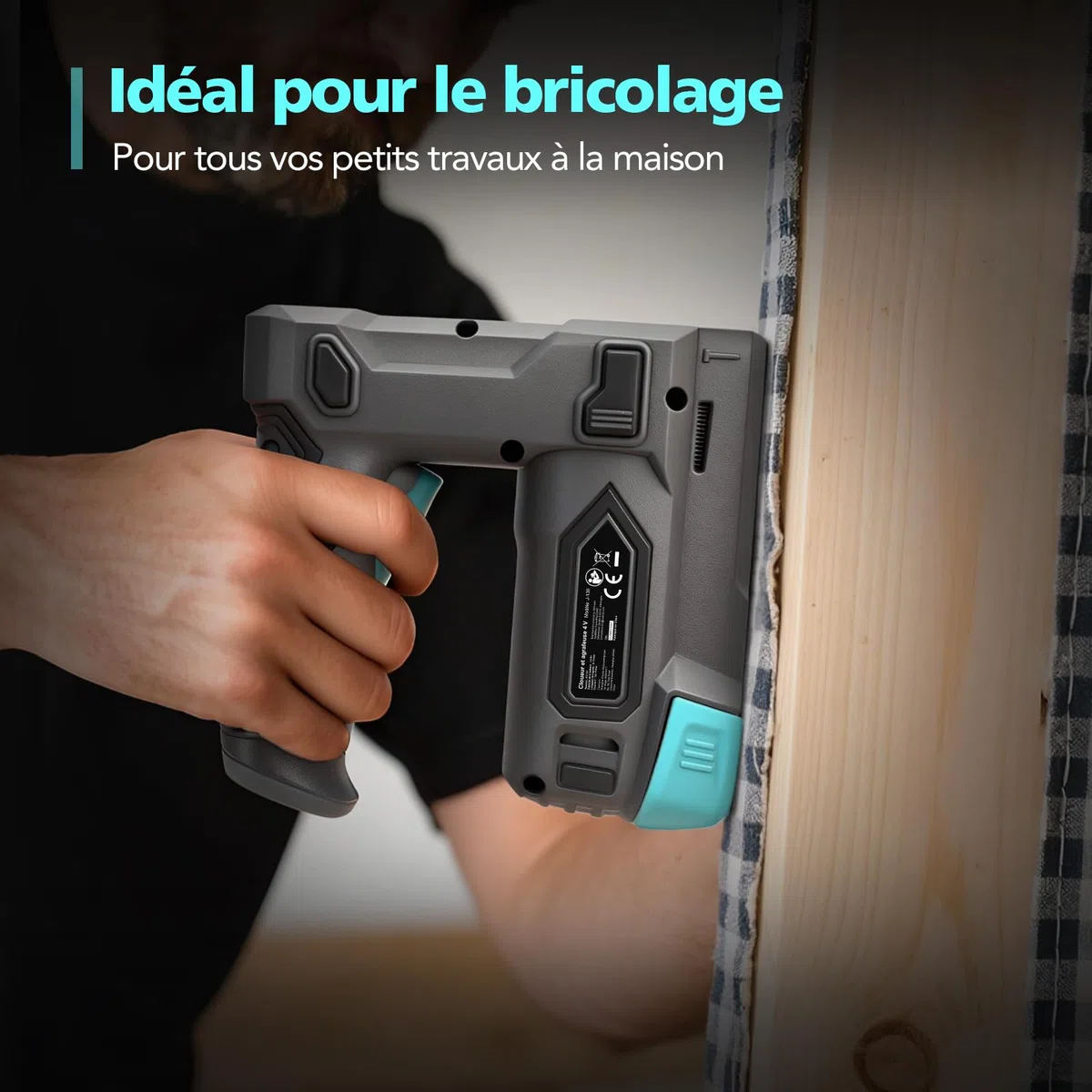 Agrafeuse et Cloueuse Électrique Sans Fil 4V 2-en-1, 6-14mm Agrafes & 14-15mm Clous, avec 400 Agrafes et 100 Clous, pour Tapissier, Bois et Bricolage