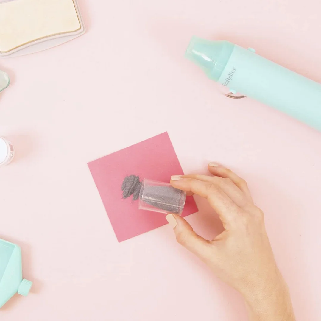 Craftelier - Pistolet à Air Chaud avec deux Réglages d'Intensité Pour le Scrapbooking, le Gaufrage et le Artisanat | Prise Européenne - Voltage: 220V - Puissance: 300W