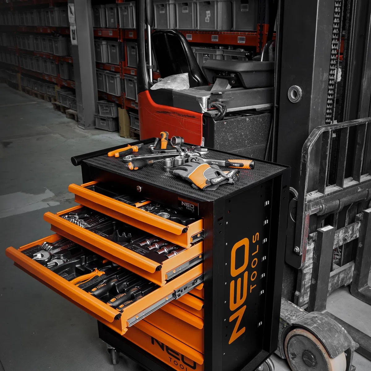NEO TOOLS 84-222 Servante d'atelier noir orange