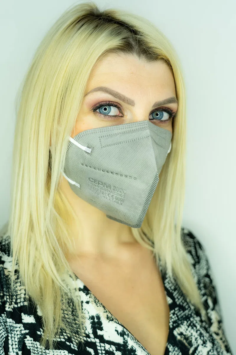 Gima CEPM Comfymask Masque Filtrant FFP2 NR, Fabriqué en Italie, 5 couches, Couleur Gris Clair, Barrette Nasale Conformable, avec élastiques, certifié EPI, 20 Masque dans des sachets de 2 pièces