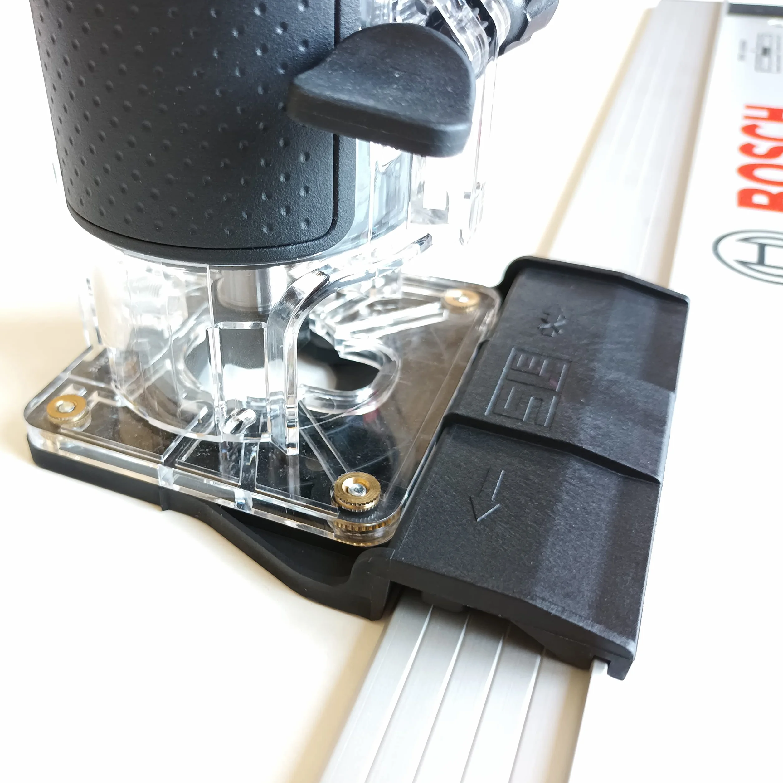 Adaptateur de Rail de Guidage Professionnel pour Bosch GKF 500/550 pour Adaptateur de Fraise de Dégauchissement de Bord pour Rail de Guidage Makita/Bosch/Festool/Mafell