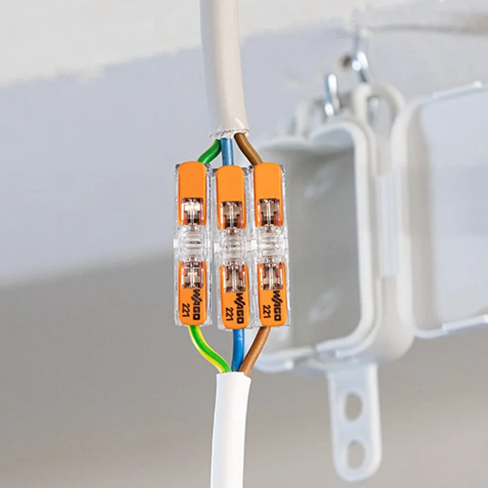 Wago, Borne à Leviers In Line S221, 4mm², Orange, Compatible Conducteurs Rigides et Souples 0.2-4mm², Actionnement à Leviers, 450V, 32A, Design Compact, Garantie 2 Ans, Connexion Directe et Sécurisée | Bornes de connexion compactes pour conducteurs rigide