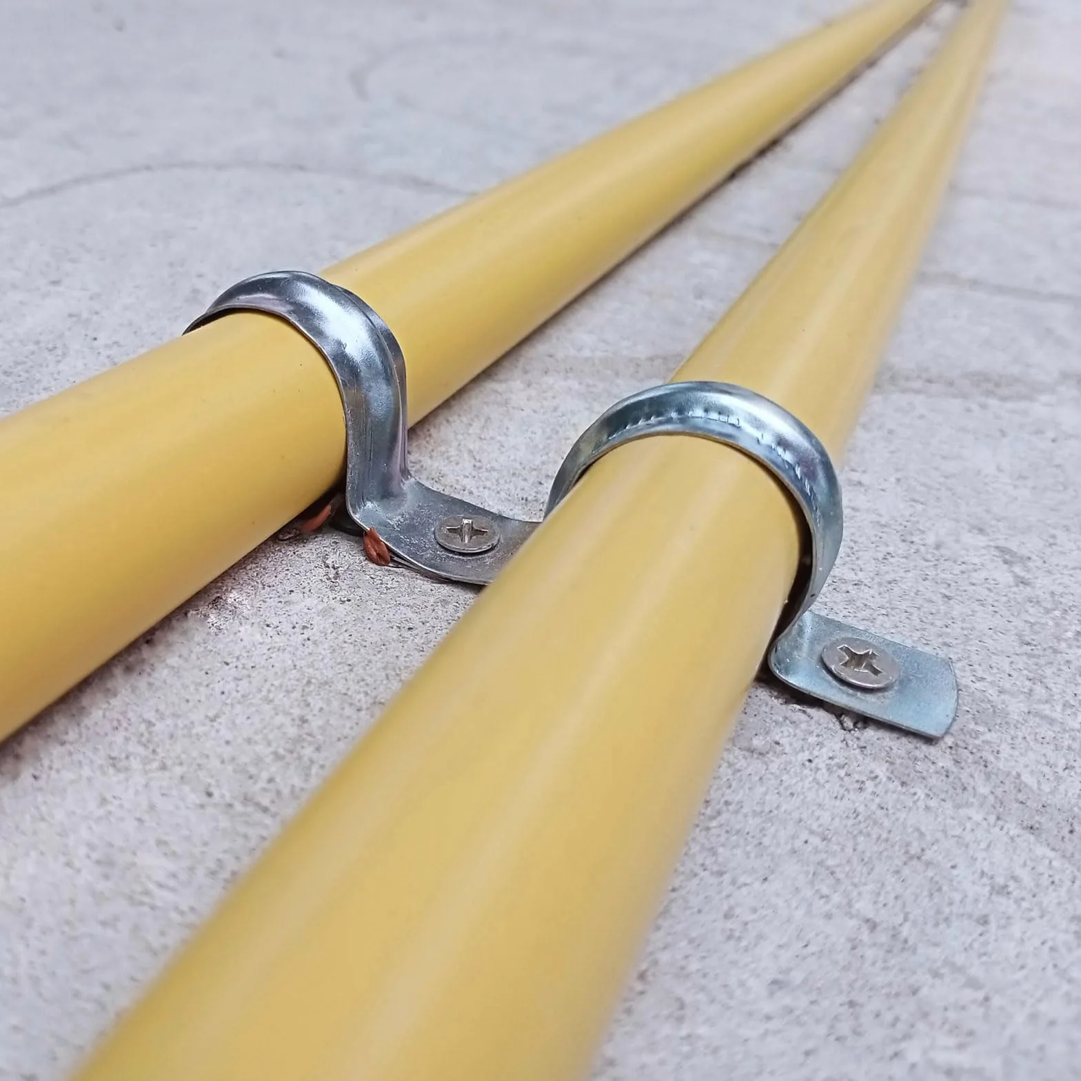 sourcing map Lot de 10 colliers de serrage de 150 mm M150 en forme de U, sangle de tuyau rigide en acier inoxydable, support en forme de U avec deux trous pour tuyau, tuyau, fil de fixation