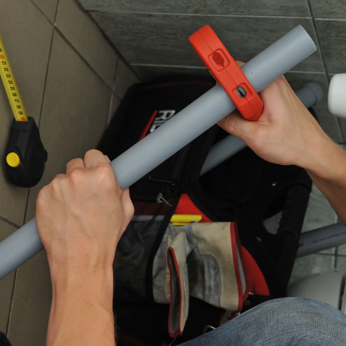 RIDGID 37463 Coupe-tubes pour tuyaux d'évacuation en plastique modèle PTEC 3240, coupe-tubes de 32 mm et 40 mm