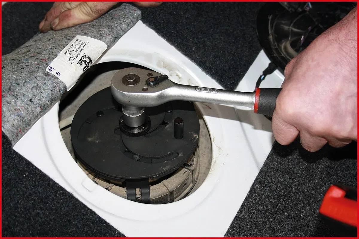 KS TOOLS - 150.9388 - Clé à 3 bras - outillage automobile pour trappe de réservoir - Diamètre 87-170 mm