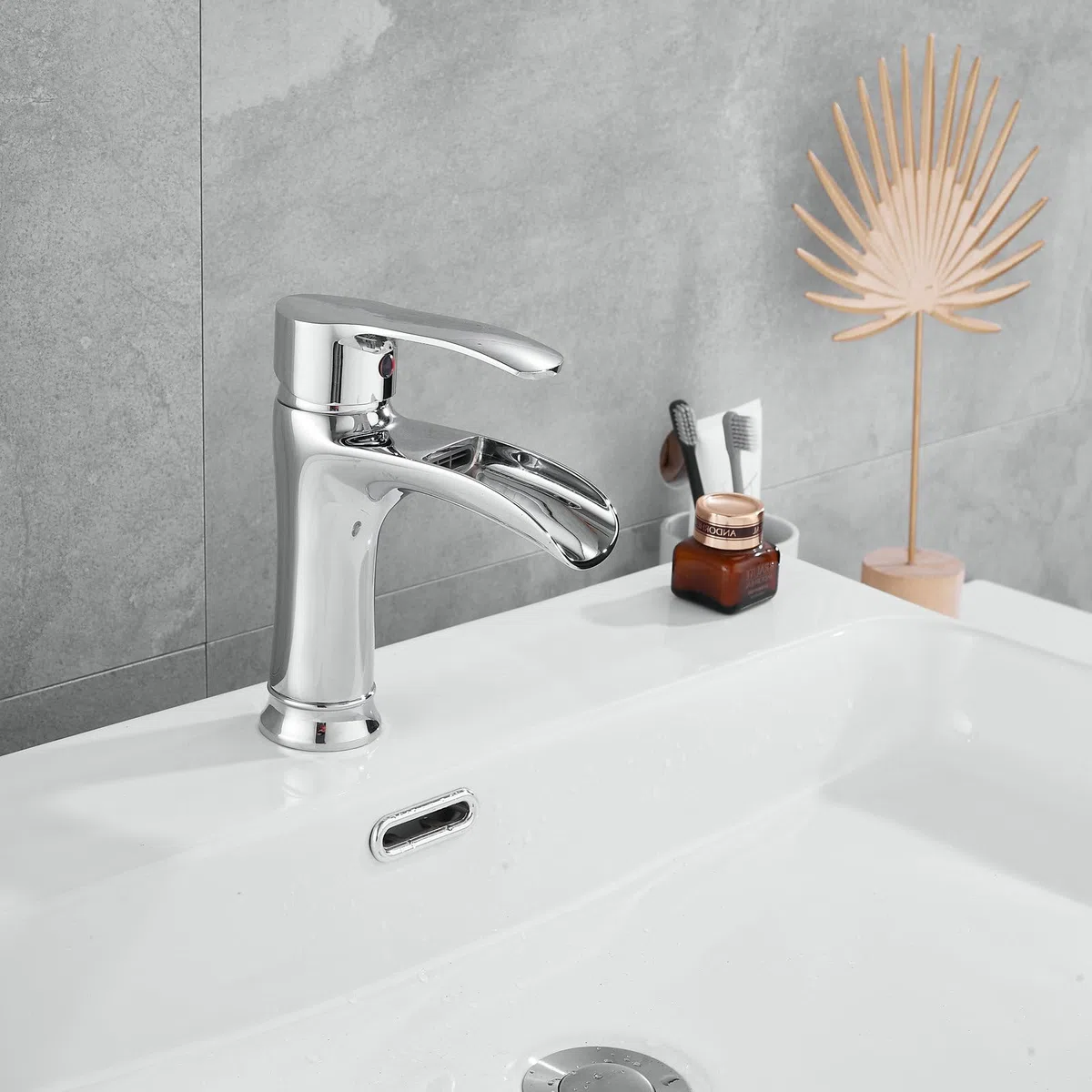 SHUNLI Robinet Salle de Bain Chromé, Mitigeur de Lavabo Cascade, Robinet Lavabo Design Elégant Robinetterie en Laiton (Chromé)