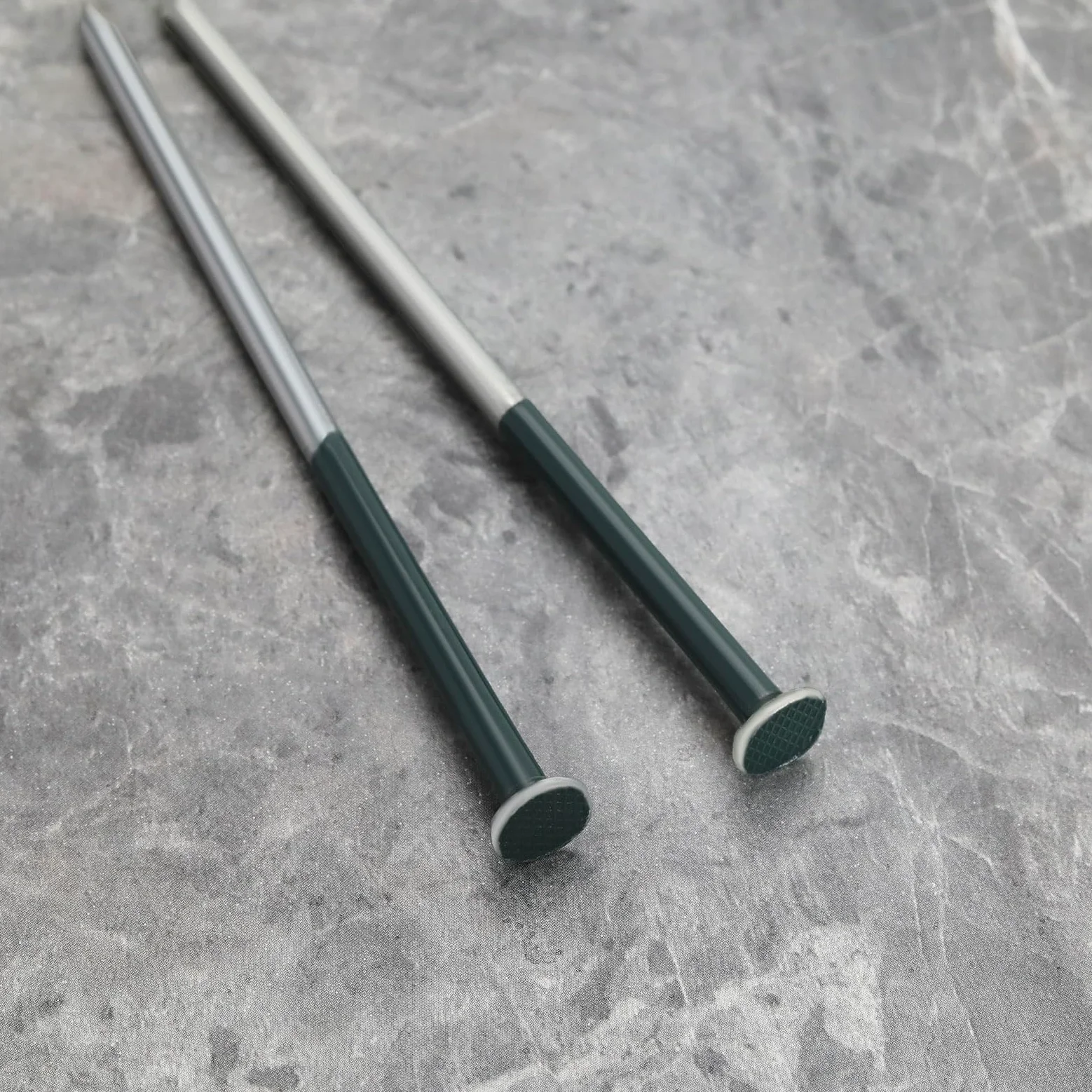 50pcs Clous de Gazon Artificiel Vert Foncé 5mm X 150mm Ensemble de Clous à Tête Ronde Galvanisés pour Sécuriser le Tissu de Tapis de Mauvaises Herbes le Filet le Tapis de Sol et Plus Encore