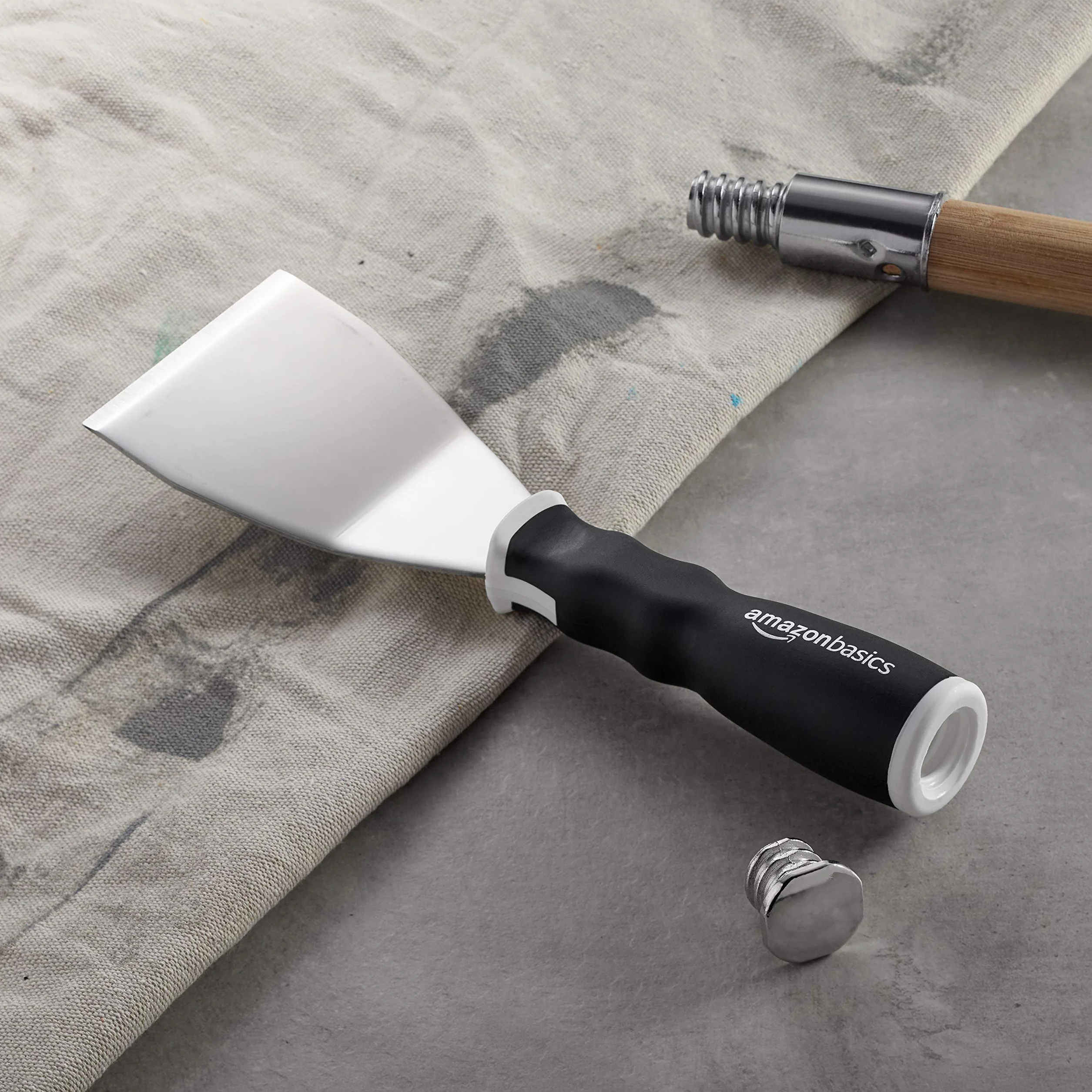 Amazon Basics Grattoir solide à lame courbée, prise souple avec emplacement pour tige de rallonge et embout de frappe, 7.62 cm
