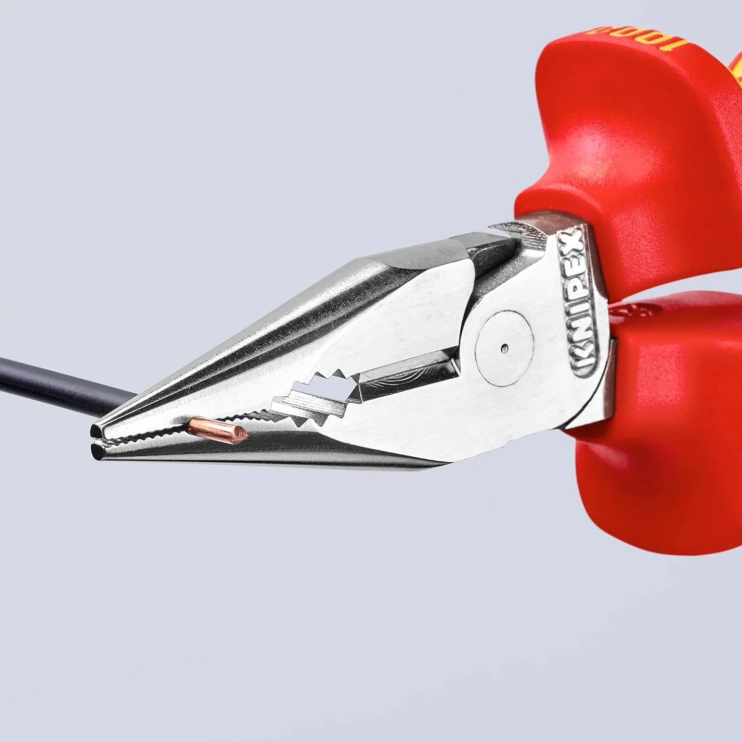 Knipex Pince universelle multifonctions chromée isolées par gaines bi-matière, certifiées VDE 145 mm, 08 26 145