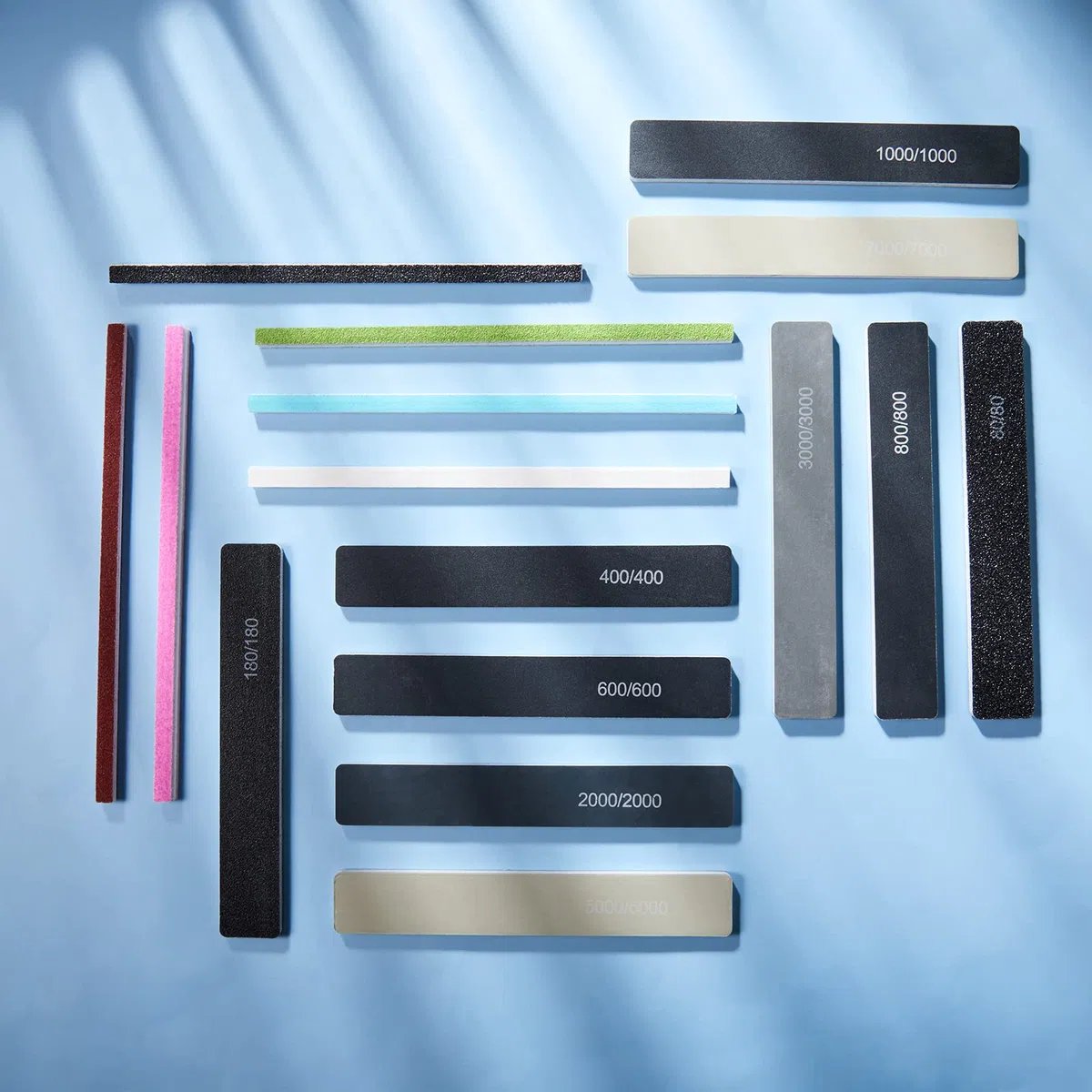 70 Bâtons de Ponçage Bâtons de Polissage Brindille de Ponçage Fin Bâtons de Ponçage Abrasifs Codés pour Modèles en Plastique Outils de Ponçage du Bois en Métal Assortis